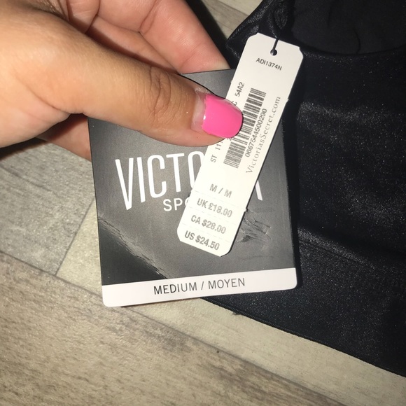 NWT Victoria secret sports bra (S/M) - Picture 4 of 4